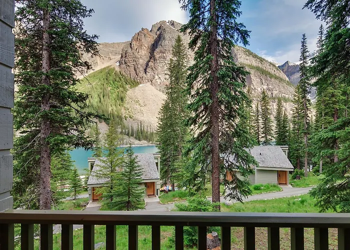 Moraine Lake Lodge